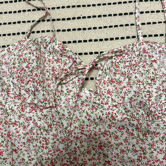 Miss Lola Floral Front Tie Fitted Dress - Picture 5 of 5